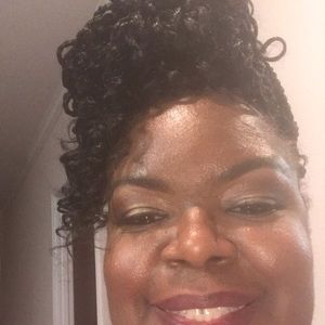 Meet your Posher, Suzette